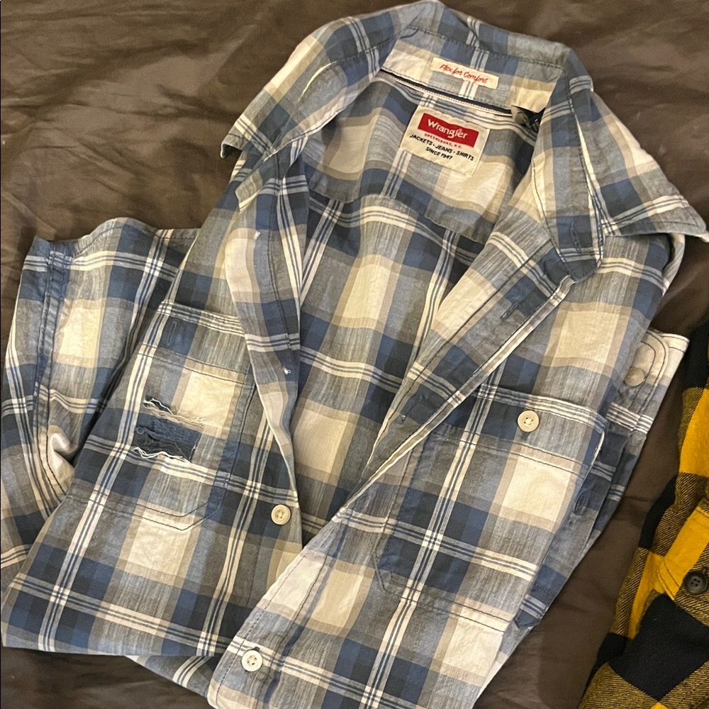 Wrangler Casual Blue and White Plaid Shirt